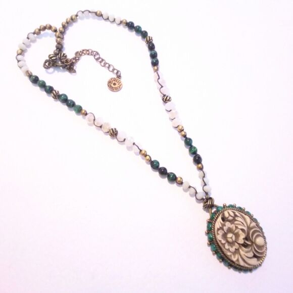 Sweet Romance Beaded Carved Floral Cameo Style Pendant Necklace * - Picture 2 of 5